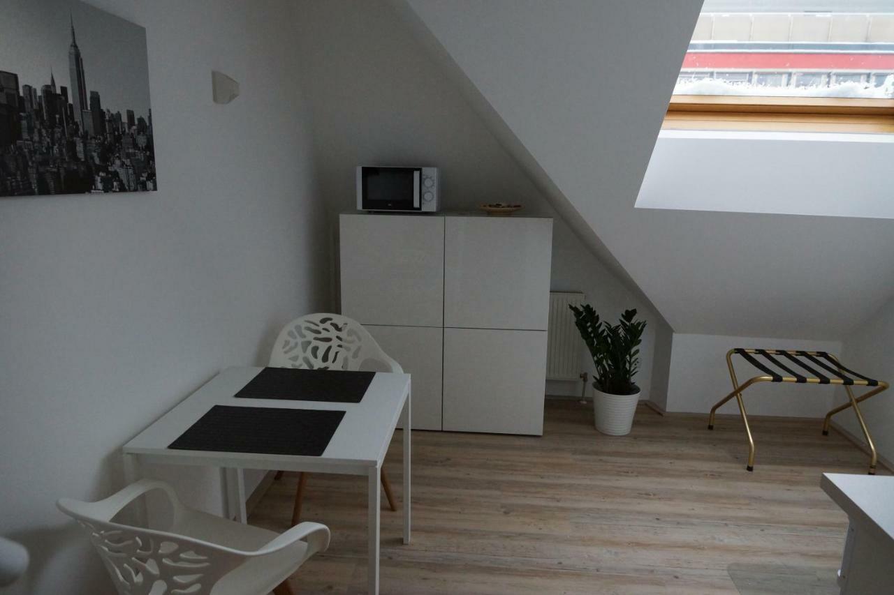 Maisonette Apartment Am Bahnhof - Adults Only Ίνσμπρουκ Εξωτερικό φωτογραφία
